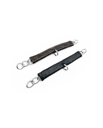 Chain curb strap in black leather
